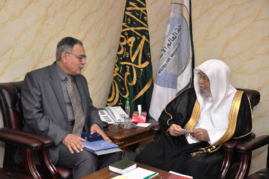IUG President Meets the General Secretary of Muslim World League